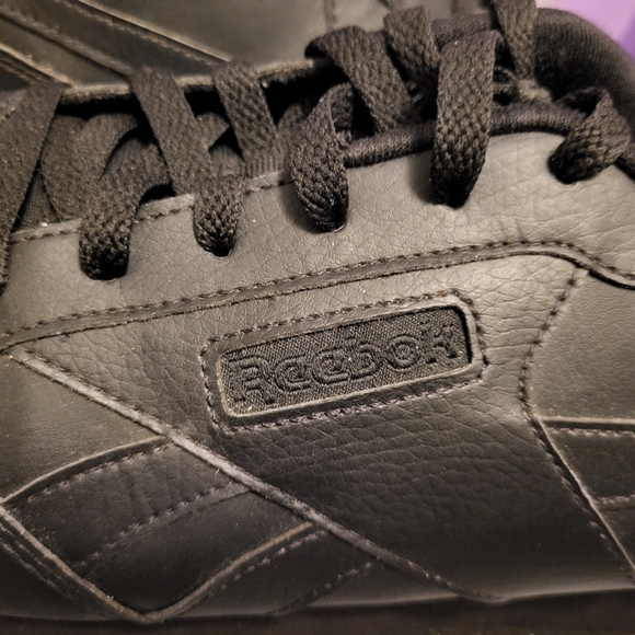 Black Reebok Classics - Picture 2 of 7